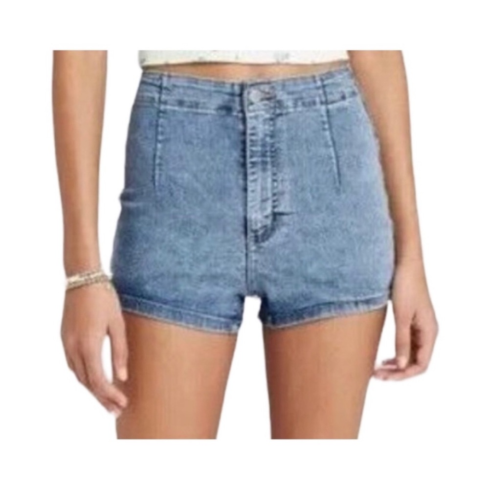 NWT Wild fable shorts. Highest rise shorts (shorts de tiro muy alto) size 14/32R